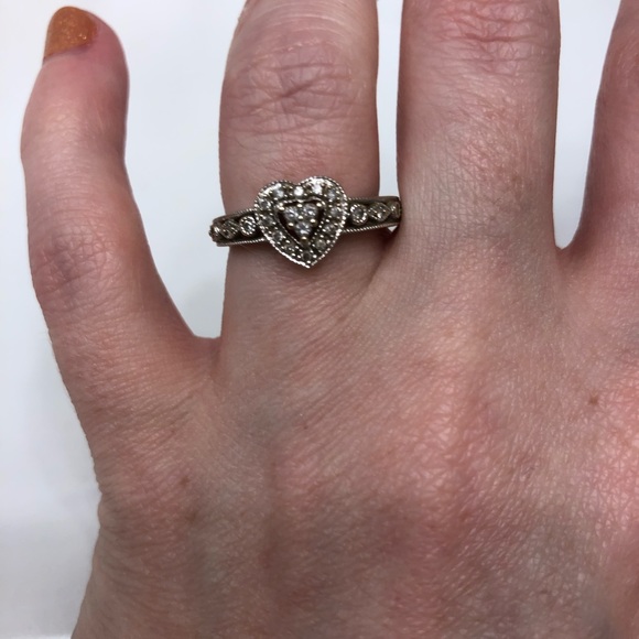 White gold heart-shaped diamond ring - Picture 2 of 7